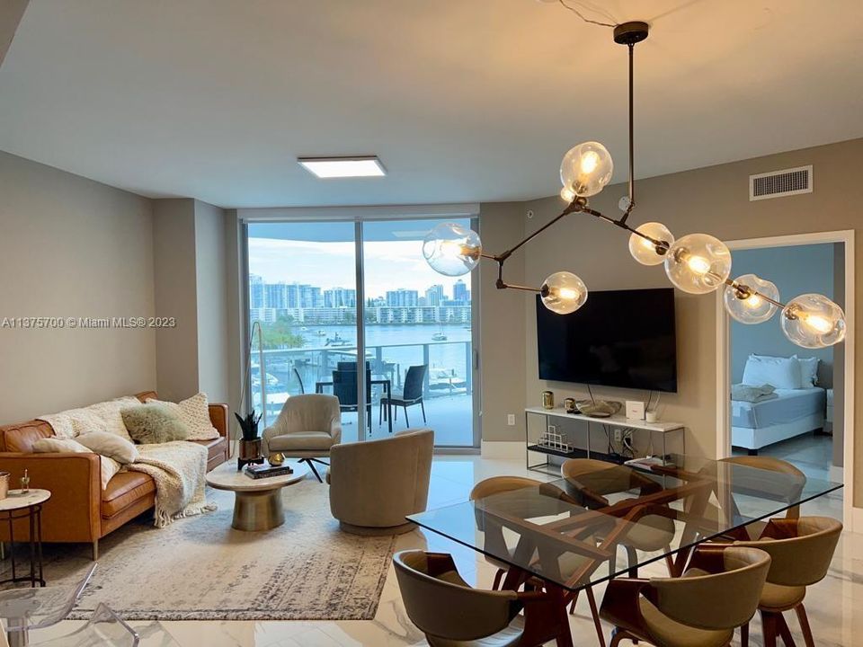 Recently Rented: $5,900 (2 beds, 2 baths, 1459 Square Feet)