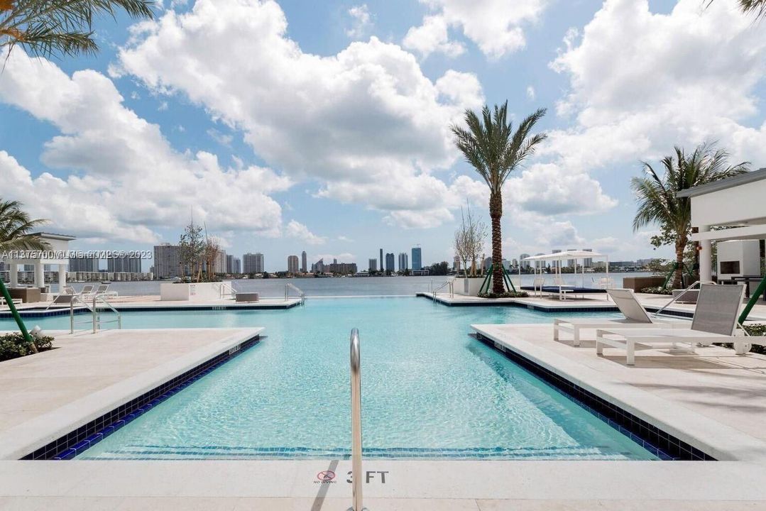 Recently Rented: $5,900 (2 beds, 2 baths, 1459 Square Feet)