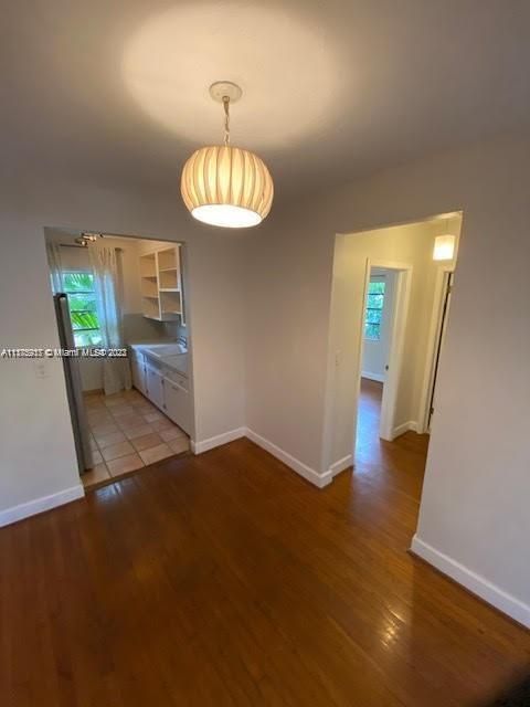 For Sale: $270,000 (1 beds, 1 baths, 610 Square Feet)