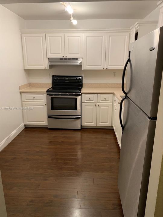 Recently Sold: $191,300 (1 beds, 1 baths, 764 Square Feet)