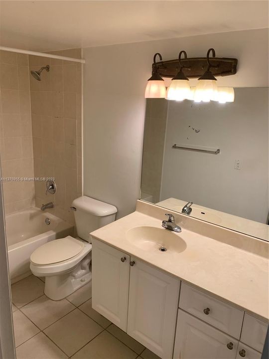 Recently Sold: $191,300 (1 beds, 1 baths, 764 Square Feet)