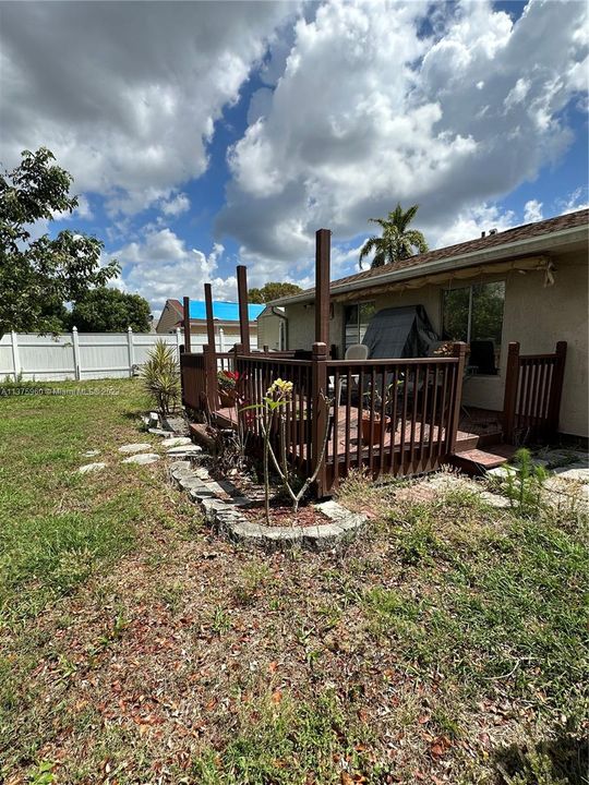 Recently Sold: $388,000 (3 beds, 1 baths, 1199 Square Feet)