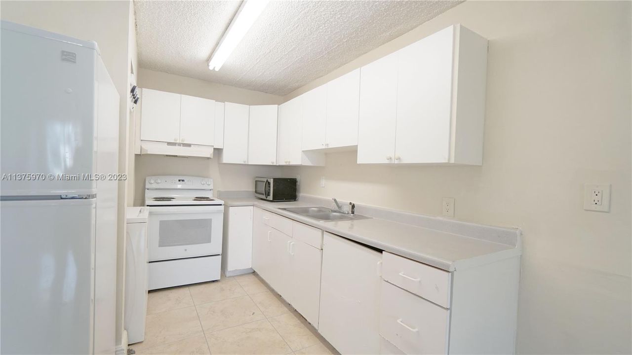 Recently Sold: $235,000 (2 beds, 2 baths, 960 Square Feet)