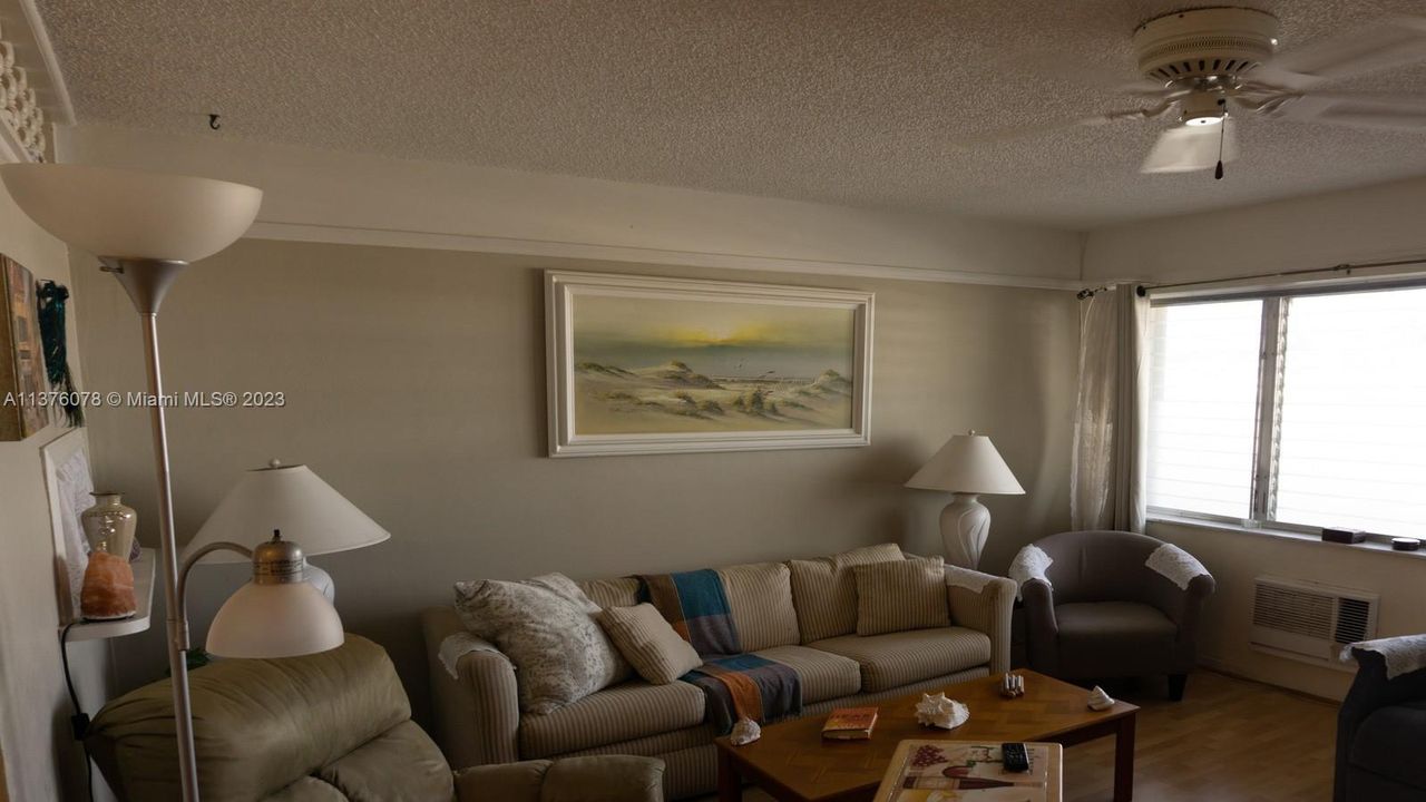 Recently Sold: $90,000 (1 beds, 1 baths, 625 Square Feet)