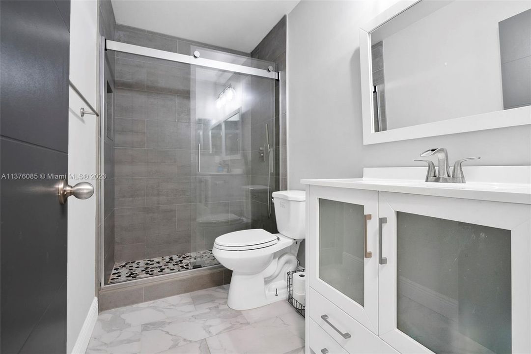 Недавно арендовано: $5,500 (4 спален, 2 ванн, 2102 Квадратных фут)