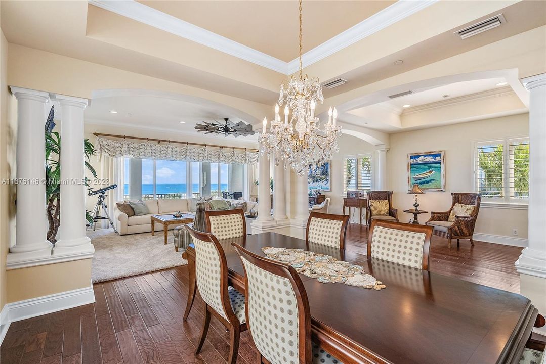 Recently Sold: $2,995,000 (4 beds, 3 baths, 4636 Square Feet)