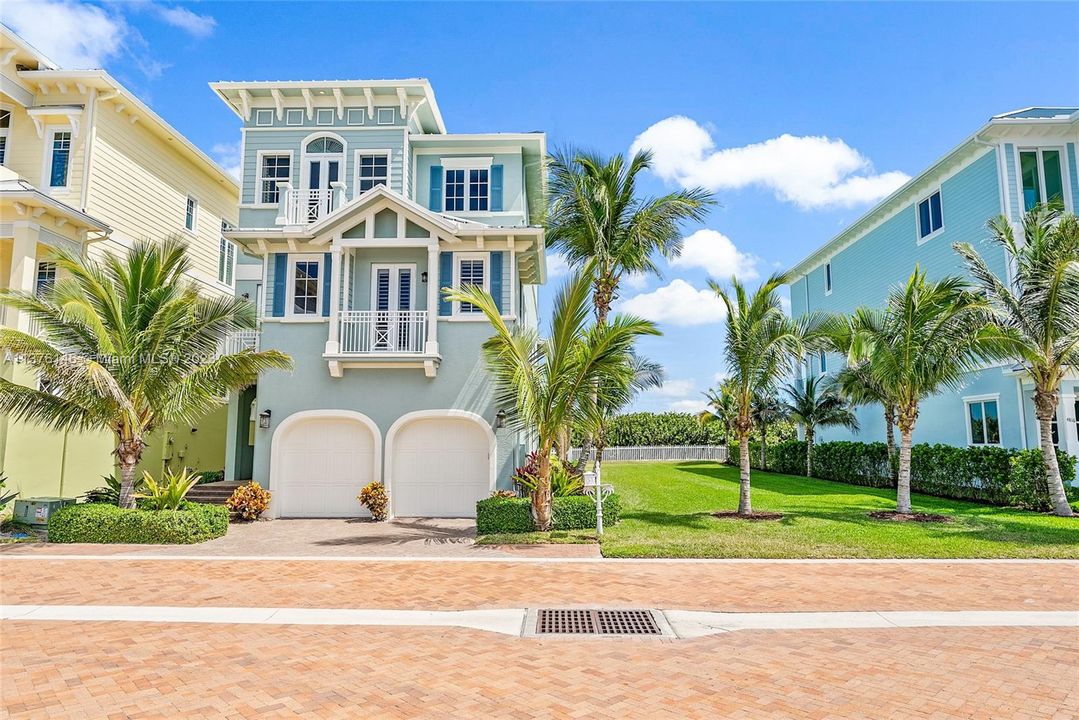 Vendido Recientemente: $2,995,000 (4 camas, 3 baños, 4636 Pies cuadrados)