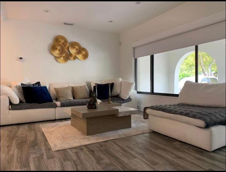 Recently Rented: $3,999 (3 beds, 1 baths, 1300 Square Feet)