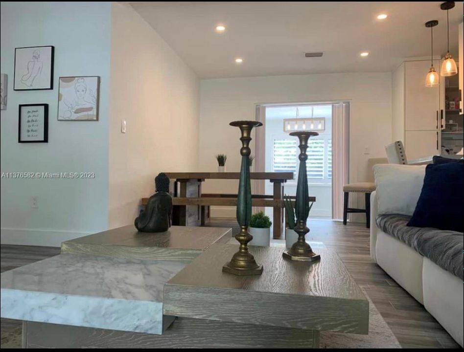 Recently Rented: $3,999 (3 beds, 1 baths, 1300 Square Feet)