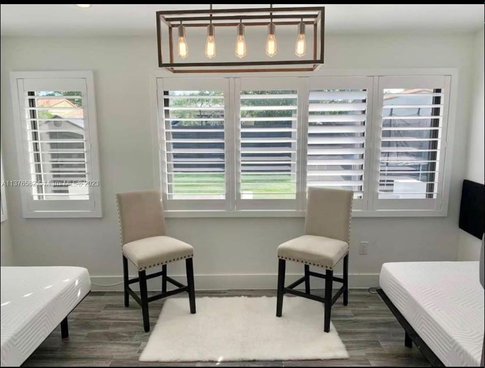 Recently Rented: $3,999 (3 beds, 1 baths, 1300 Square Feet)