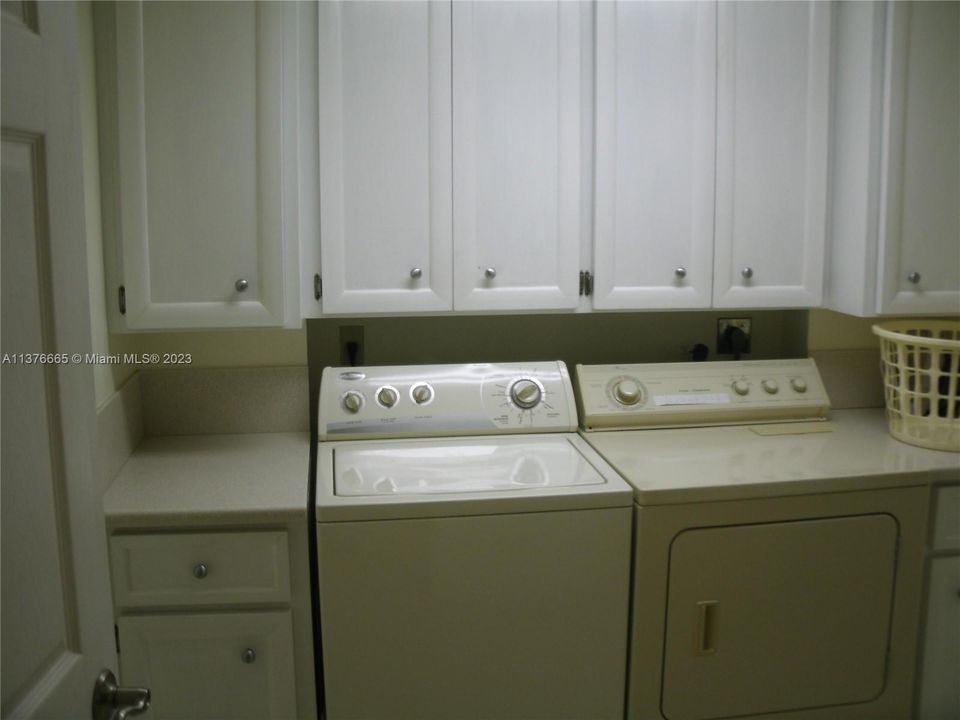 Recently Rented: $5,000 (2 beds, 2 baths, 1385 Square Feet)