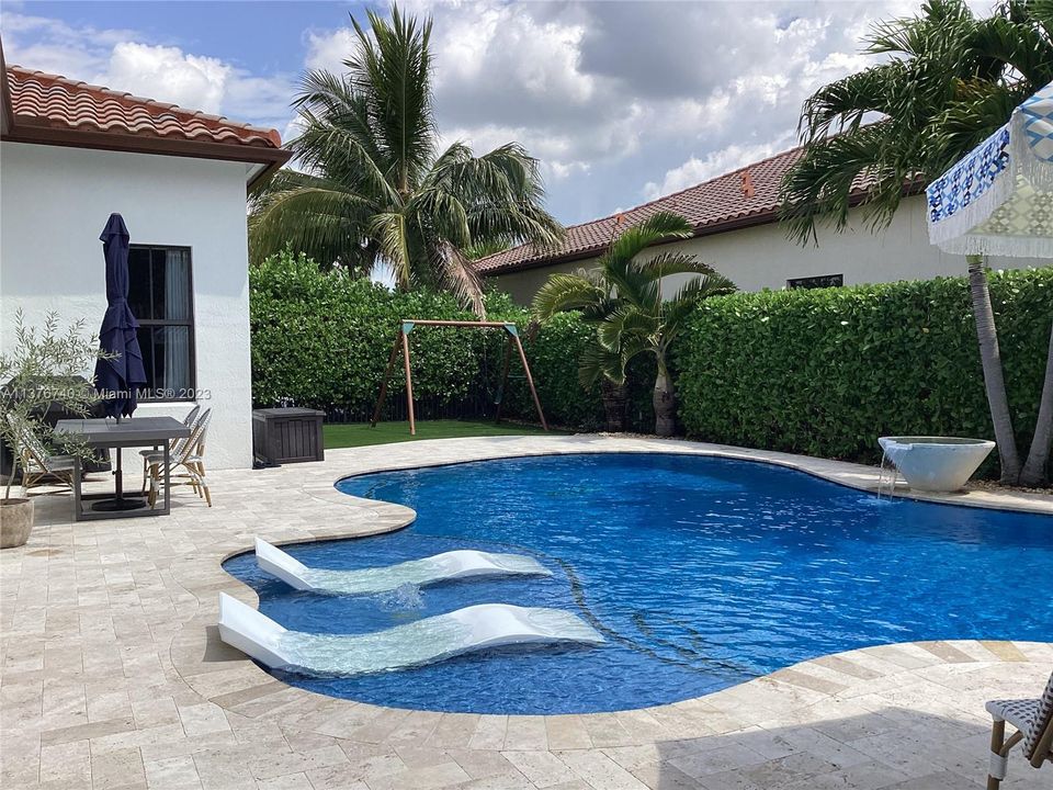 Recently Sold: $1,375,000 (4 beds, 3 baths, 3076 Square Feet)