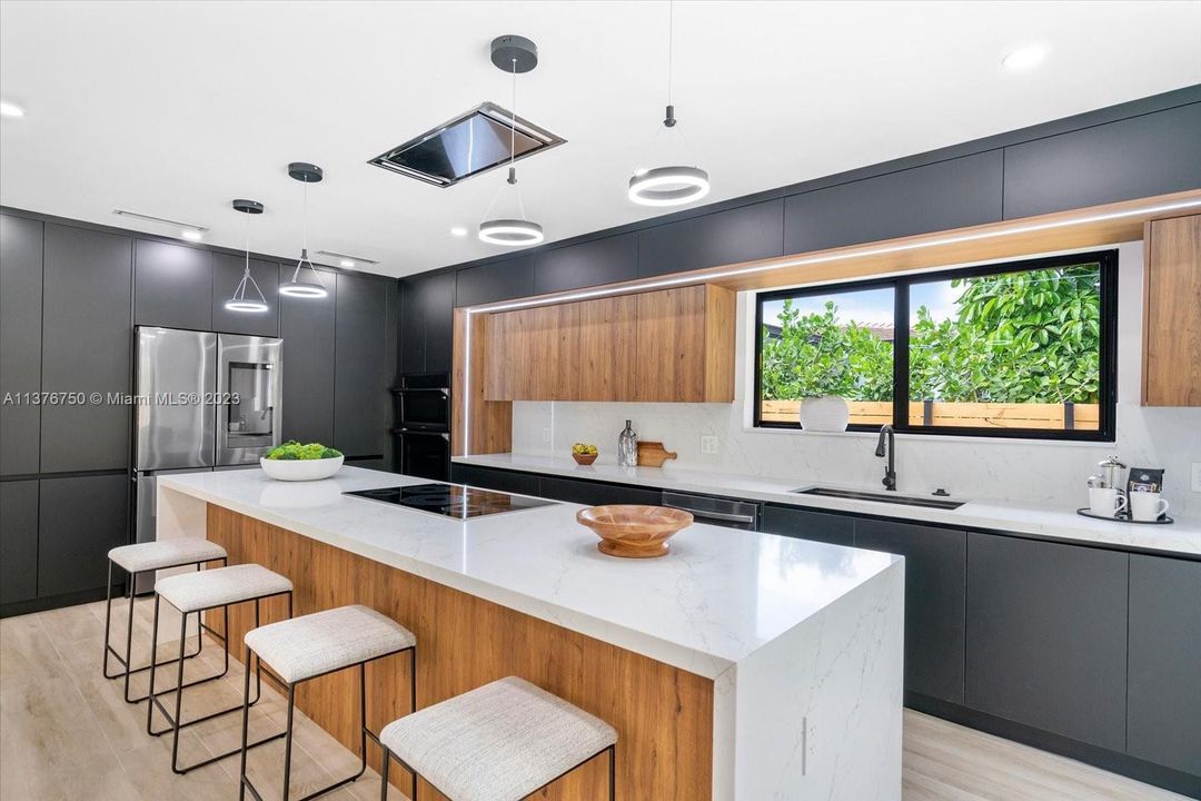 Recently Sold: $1,500,000 (3 beds, 3 baths, 2170 Square Feet)