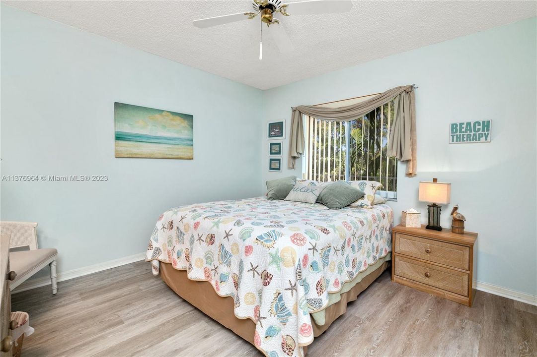 Recently Sold: $360,000 (2 beds, 2 baths, 1200 Square Feet)