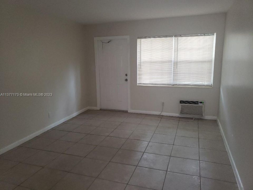 Recently Rented: $1,450 (1 beds, 1 baths, 552 Square Feet)