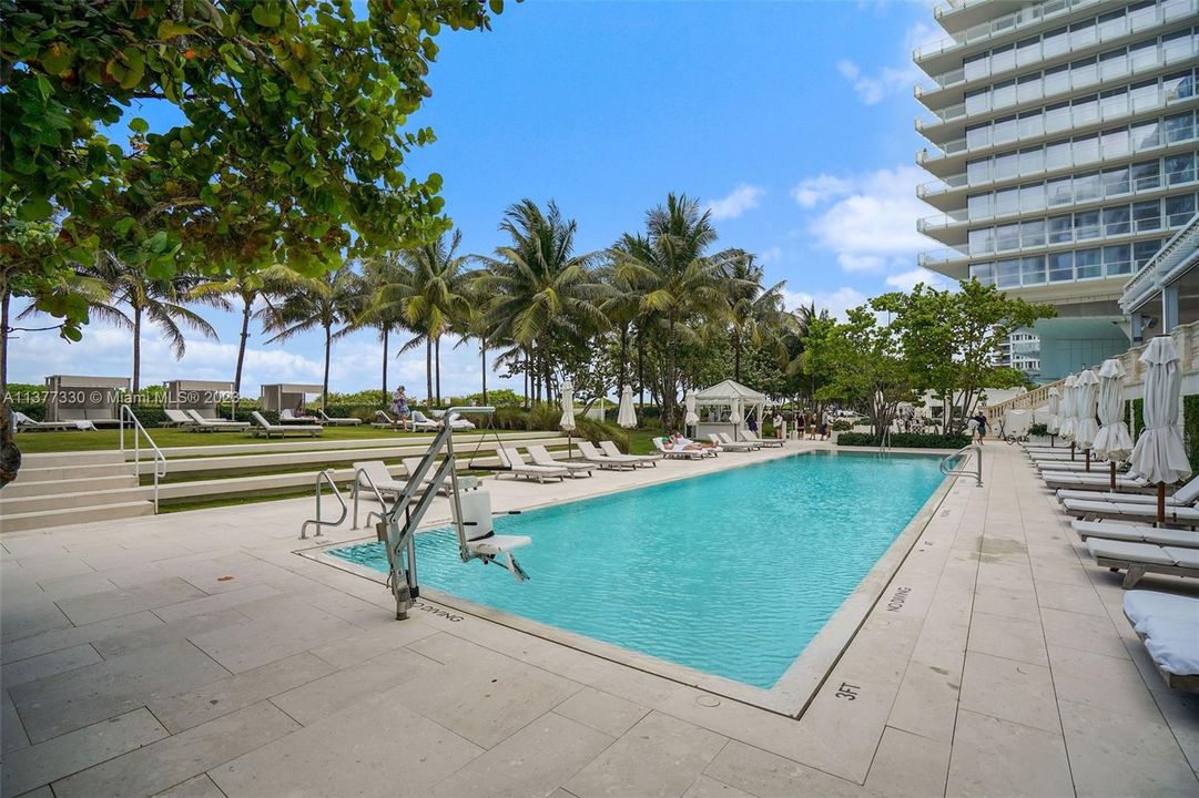 Recently Sold: $6,500,000 (2 beds, 2 baths, 1960 Square Feet)