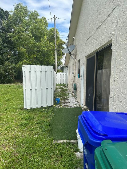 Recently Rented: $1,000 (0 beds, 1 baths, 1366 Square Feet)