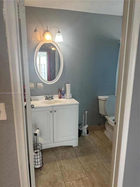 Recently Rented: $1,000 (0 beds, 1 baths, 1366 Square Feet)