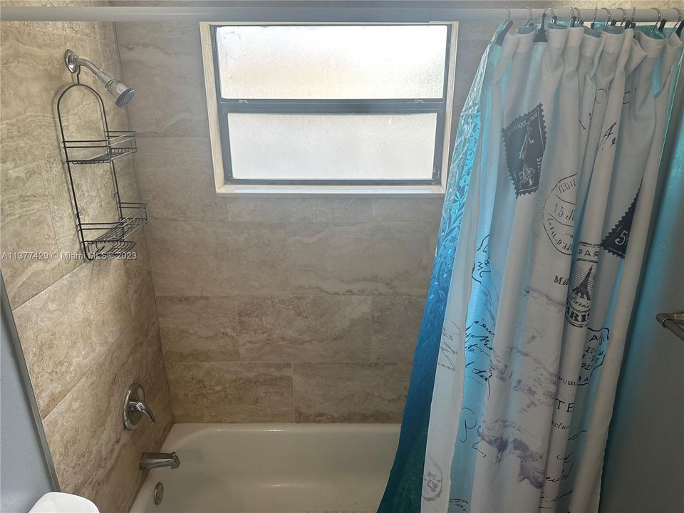 Recently Rented: $1,000 (0 beds, 1 baths, 1366 Square Feet)