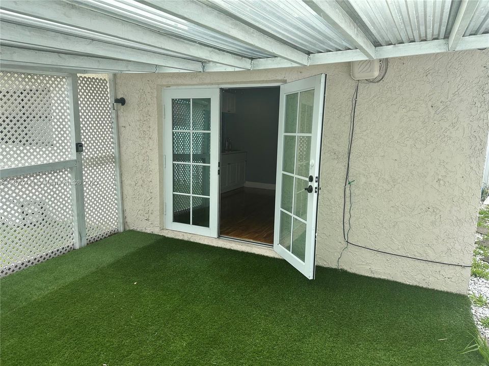 Recently Rented: $1,000 (0 beds, 1 baths, 1366 Square Feet)