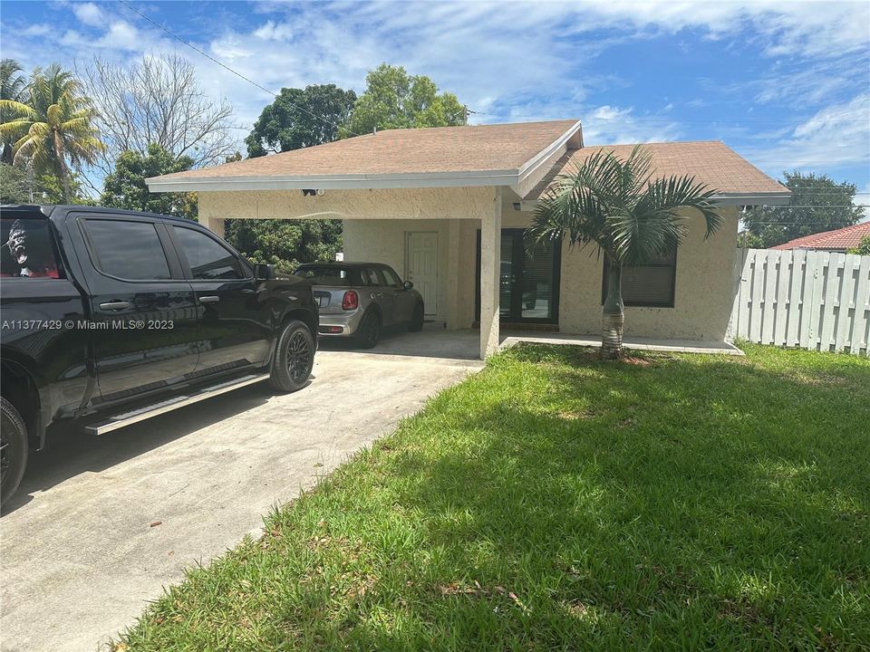 Recently Rented: $1,000 (0 beds, 1 baths, 1366 Square Feet)