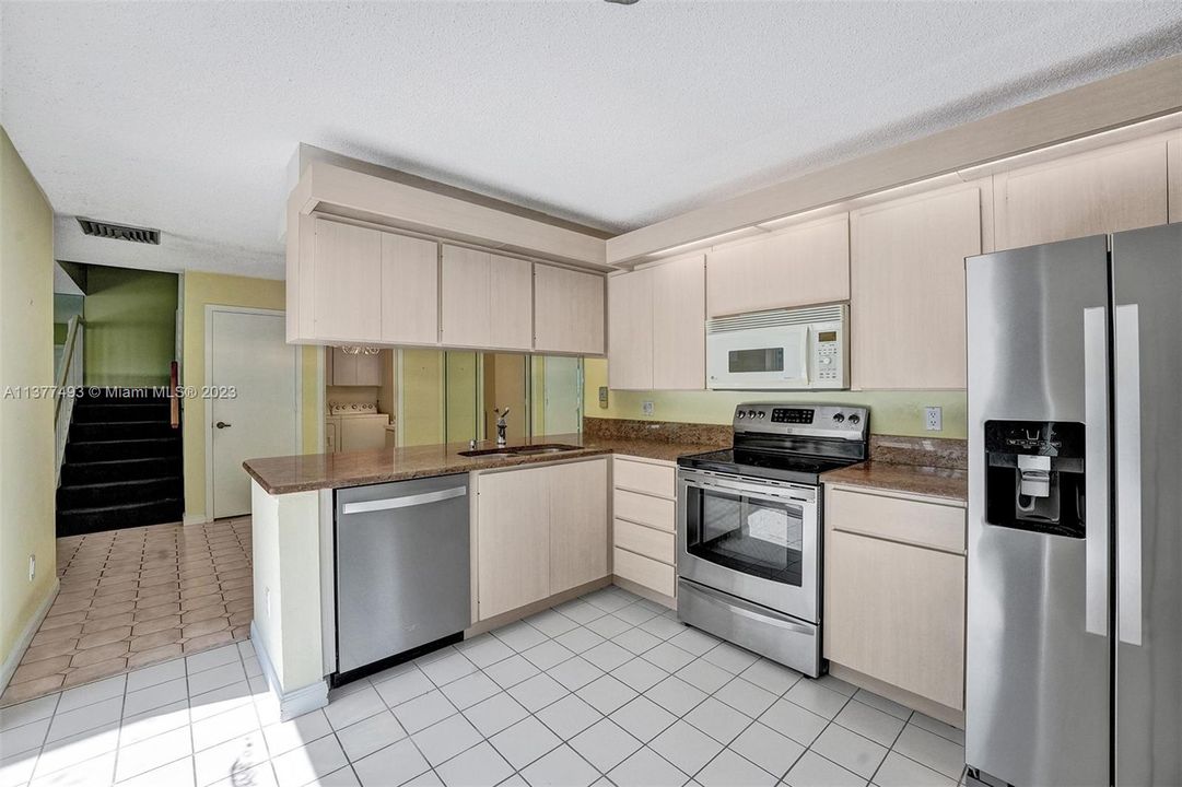 Recently Sold: $322,500 (2 beds, 2 baths, 1374 Square Feet)