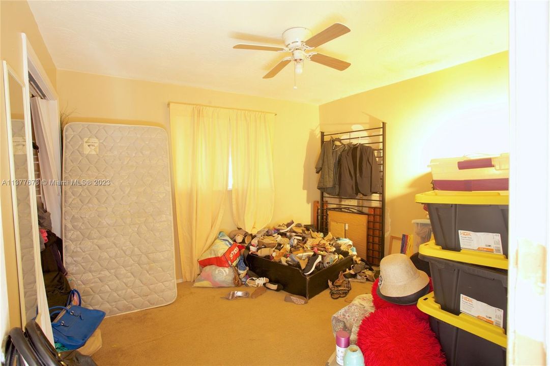 Недавно продано: $405,000 (4 спален, 2 ванн, 1768 Квадратных фут)