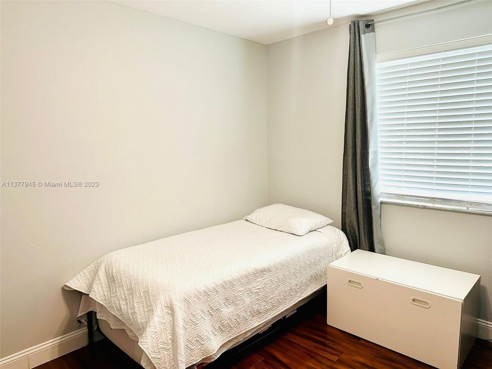 Недавно арендовано: $5,500 (4 спален, 2 ванн, 2240 Квадратных фут)