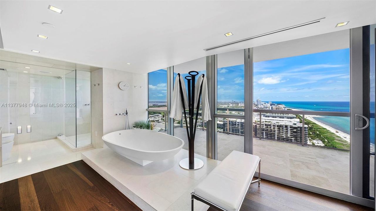 For Rent: $70,000 (3 beds, 3 baths, 2521 Square Feet)