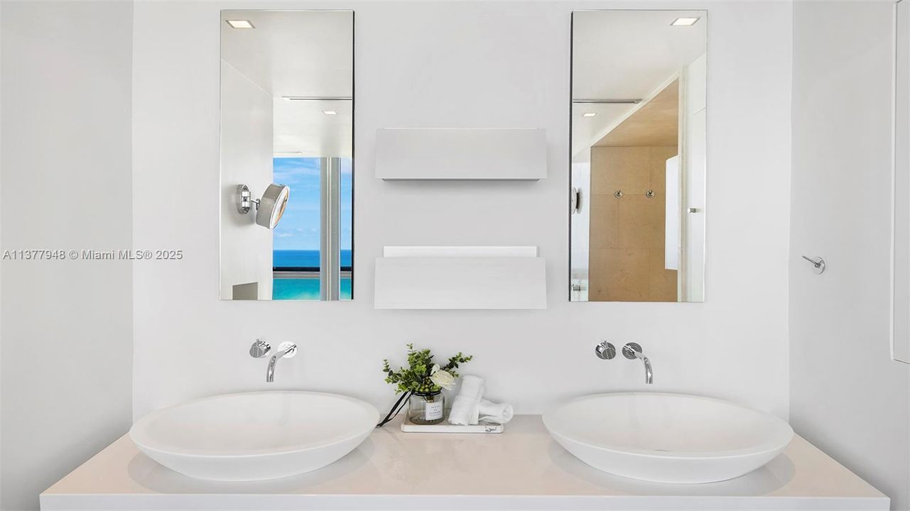 For Rent: $70,000 (3 beds, 3 baths, 2521 Square Feet)