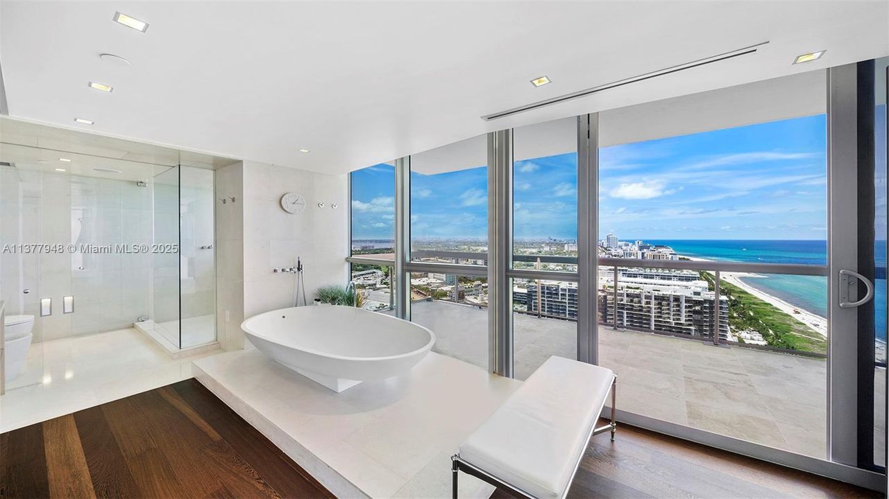 For Rent: $70,000 (3 beds, 3 baths, 2521 Square Feet)