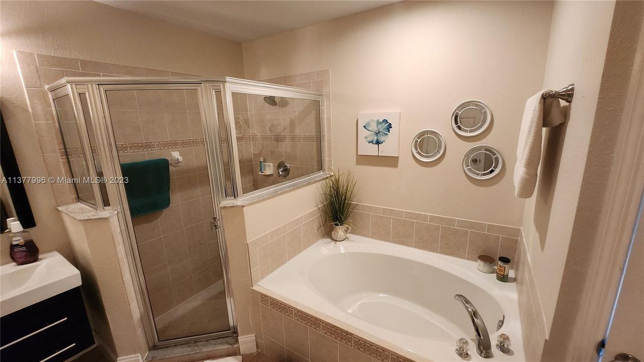 Recently Rented: $3,000 (4 beds, 2 baths, 2078 Square Feet)