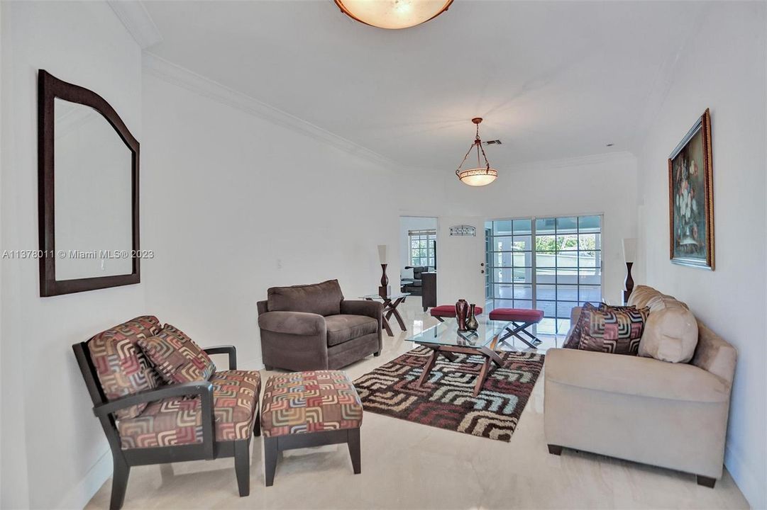 Recently Sold: $2,150,000 (3 beds, 2 baths, 2066 Square Feet)