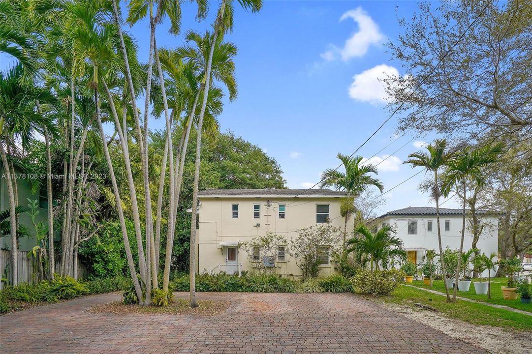 最近售出: $890,000 (0 贝兹, 0 浴室, 1618 平方英尺)