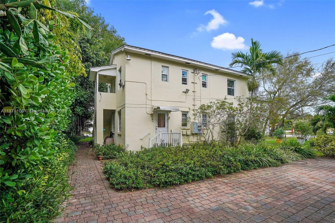 最近售出: $890,000 (0 贝兹, 0 浴室, 1618 平方英尺)