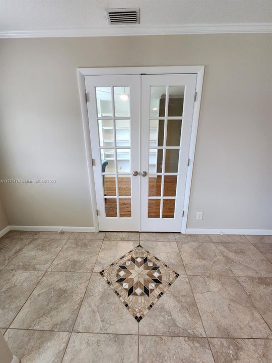 Recently Sold: $729,900 (3 beds, 2 baths, 1280 Square Feet)