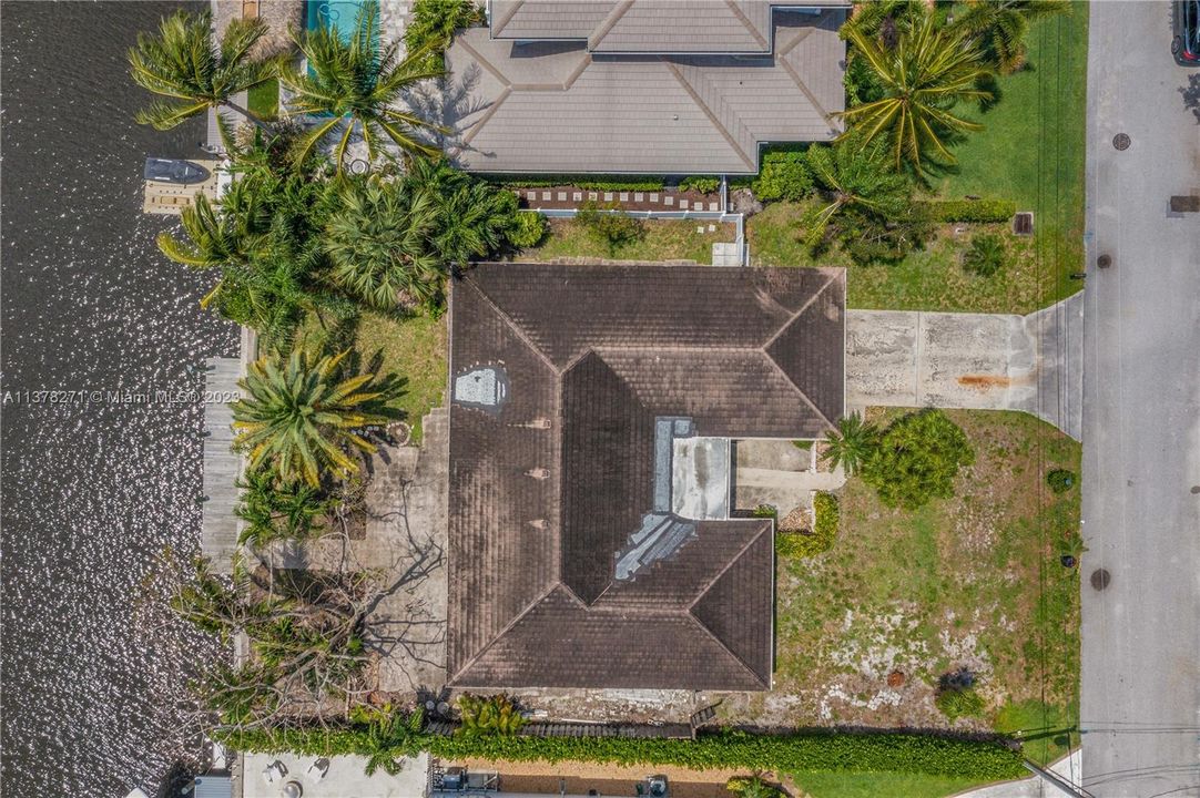 Vendido Recientemente: $1,900,000 (3 camas, 2 baños, 1905 Pies cuadrados)