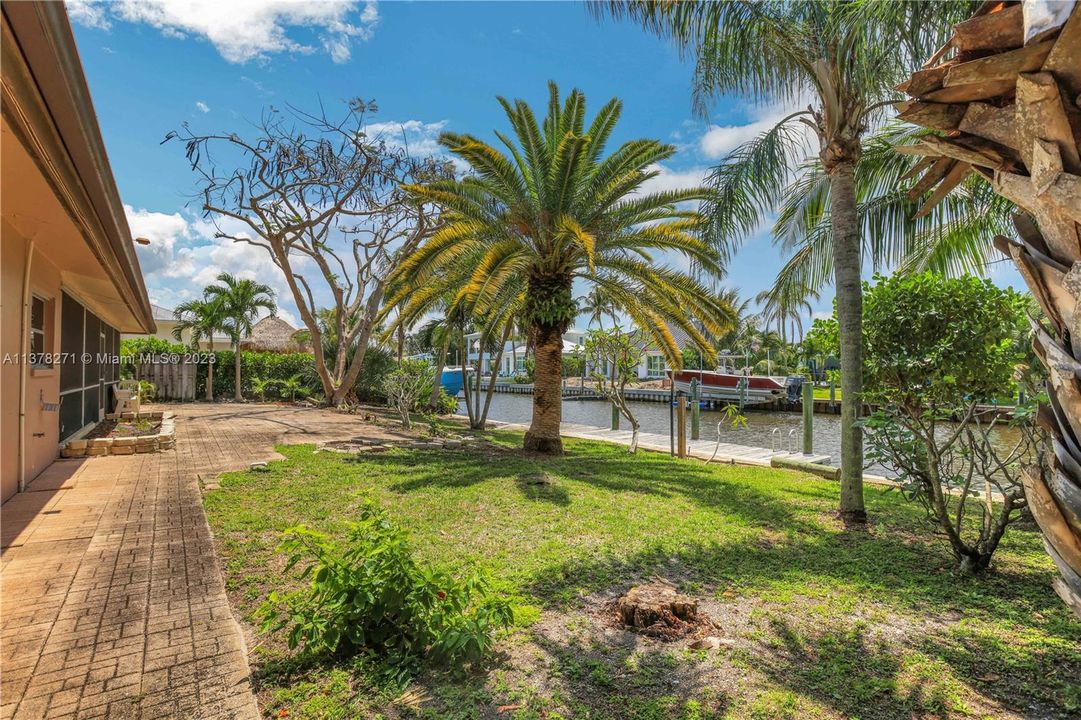 Vendido Recientemente: $1,900,000 (3 camas, 2 baños, 1905 Pies cuadrados)