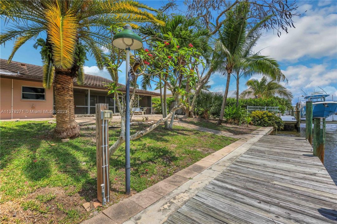 Vendido Recientemente: $1,900,000 (3 camas, 2 baños, 1905 Pies cuadrados)