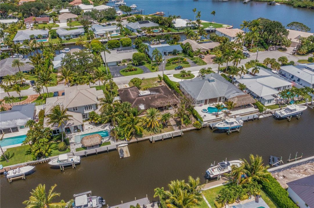 Vendido Recientemente: $1,900,000 (3 camas, 2 baños, 1905 Pies cuadrados)