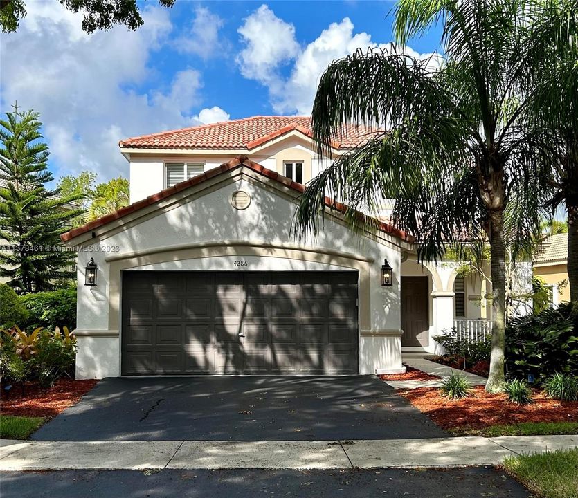 Recently Sold: $834,900 (4 beds, 2 baths, 2073 Square Feet)