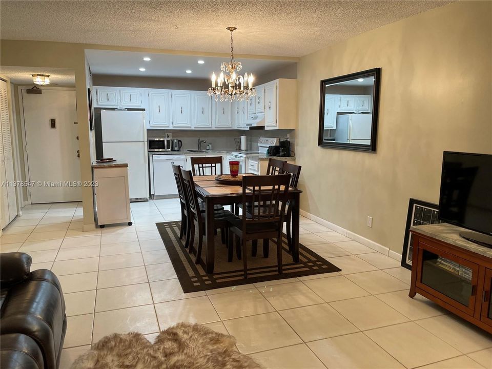 Vendido Recientemente: $97,000 (1 camas, 2 baños, 780 Pies cuadrados)