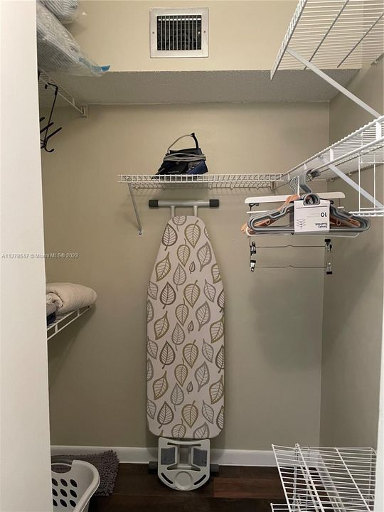 Vendido Recientemente: $97,000 (1 camas, 2 baños, 780 Pies cuadrados)