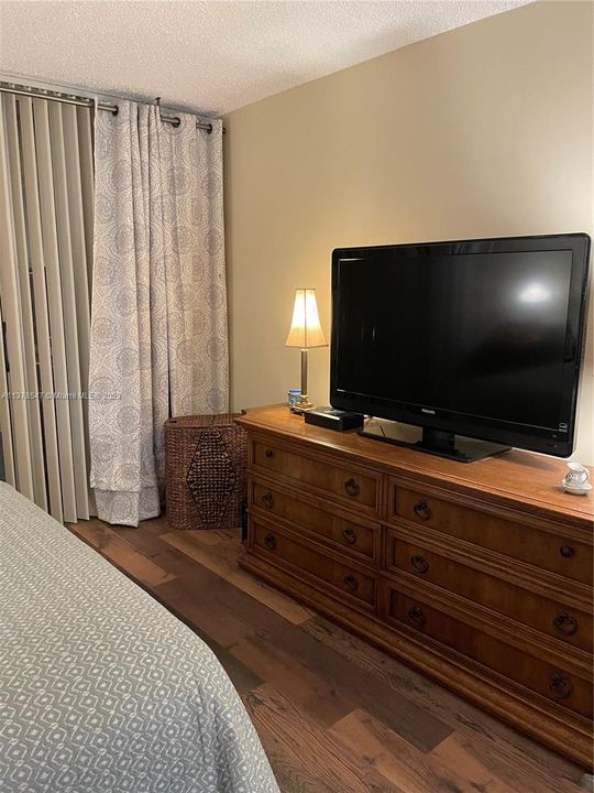 Vendido Recientemente: $97,000 (1 camas, 2 baños, 780 Pies cuadrados)