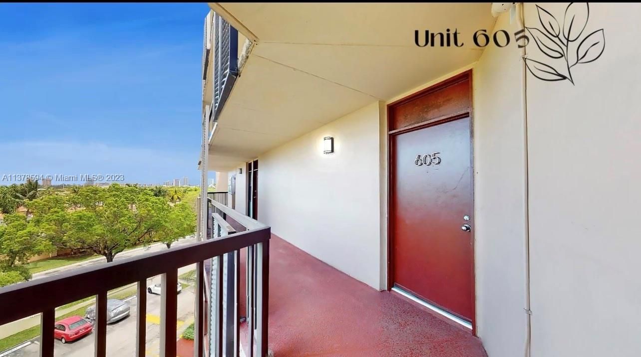 Recently Sold: $239,000 (2 beds, 2 baths, 1083 Square Feet)
