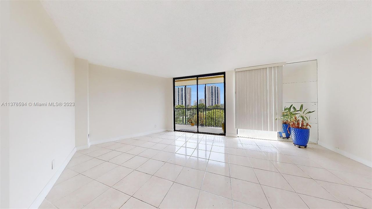 Recently Sold: $239,000 (2 beds, 2 baths, 1083 Square Feet)