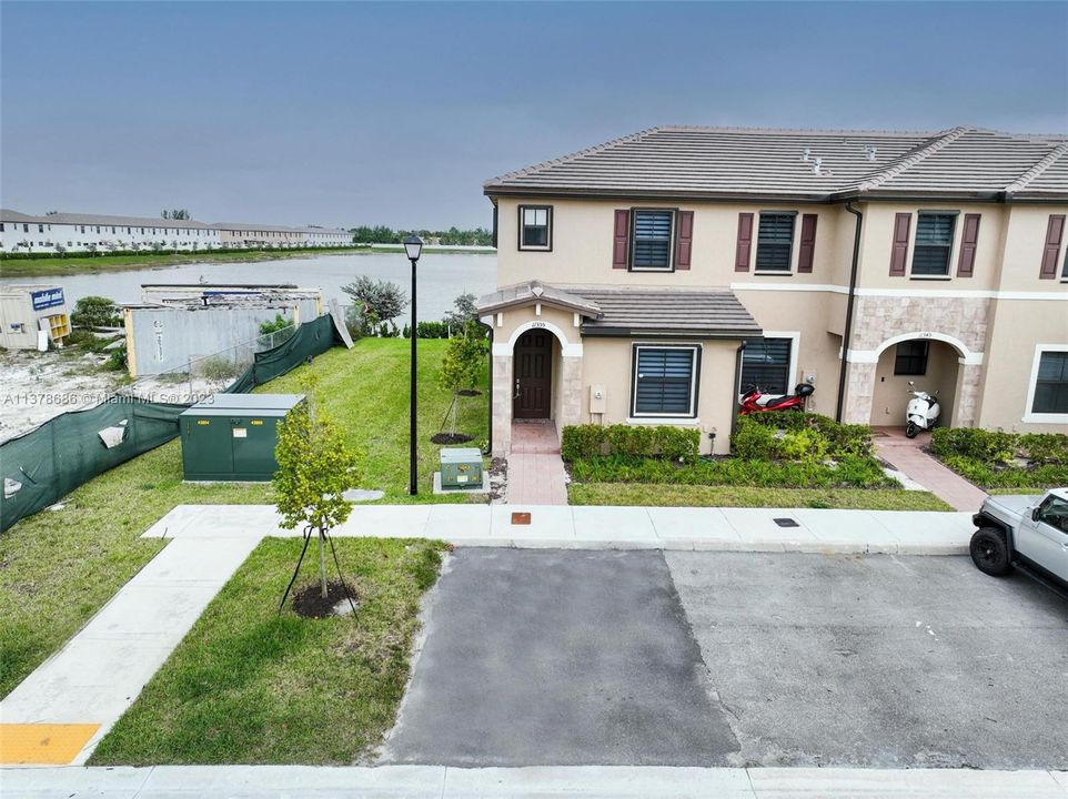 Recently Sold: $490,000 (3 beds, 3 baths, 1332 Square Feet)