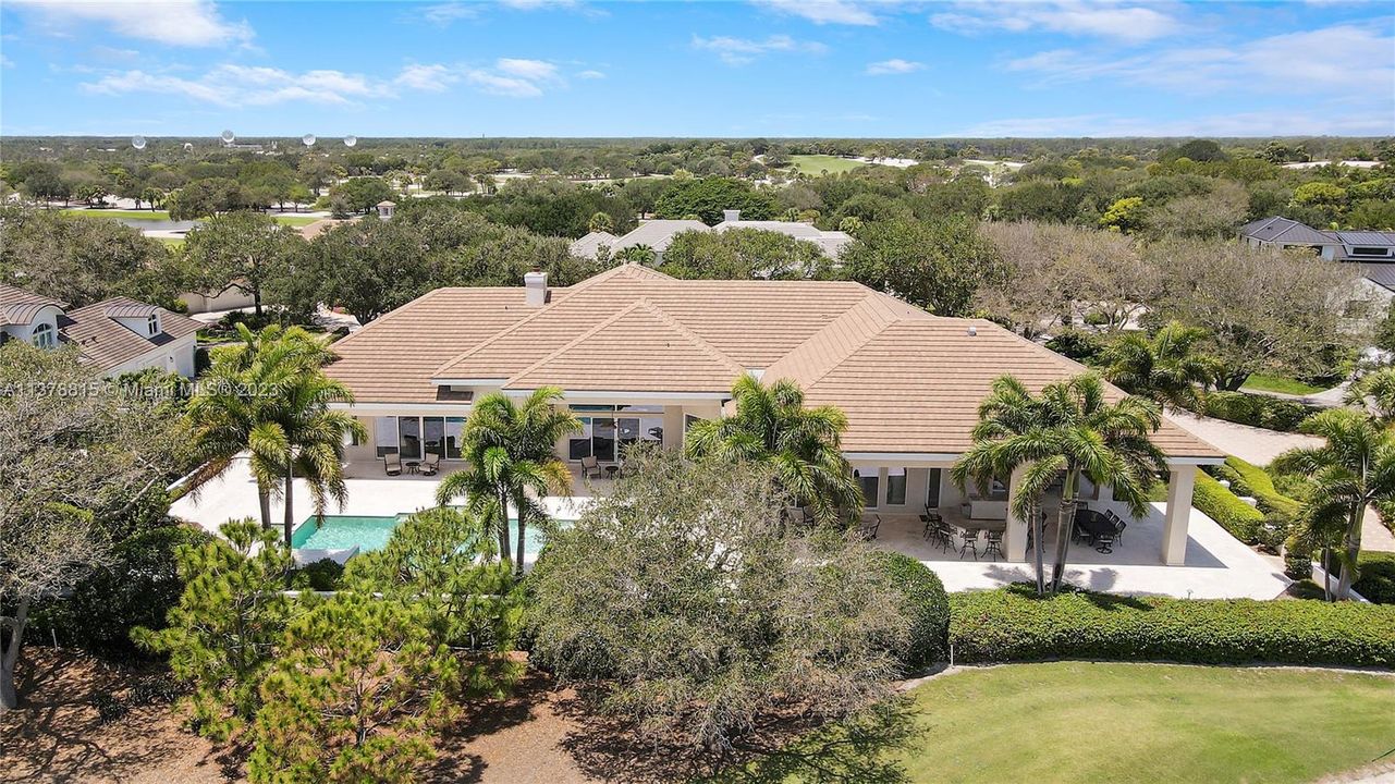 Recently Sold: $5,925,000 (4 beds, 6 baths, 7425 Square Feet)