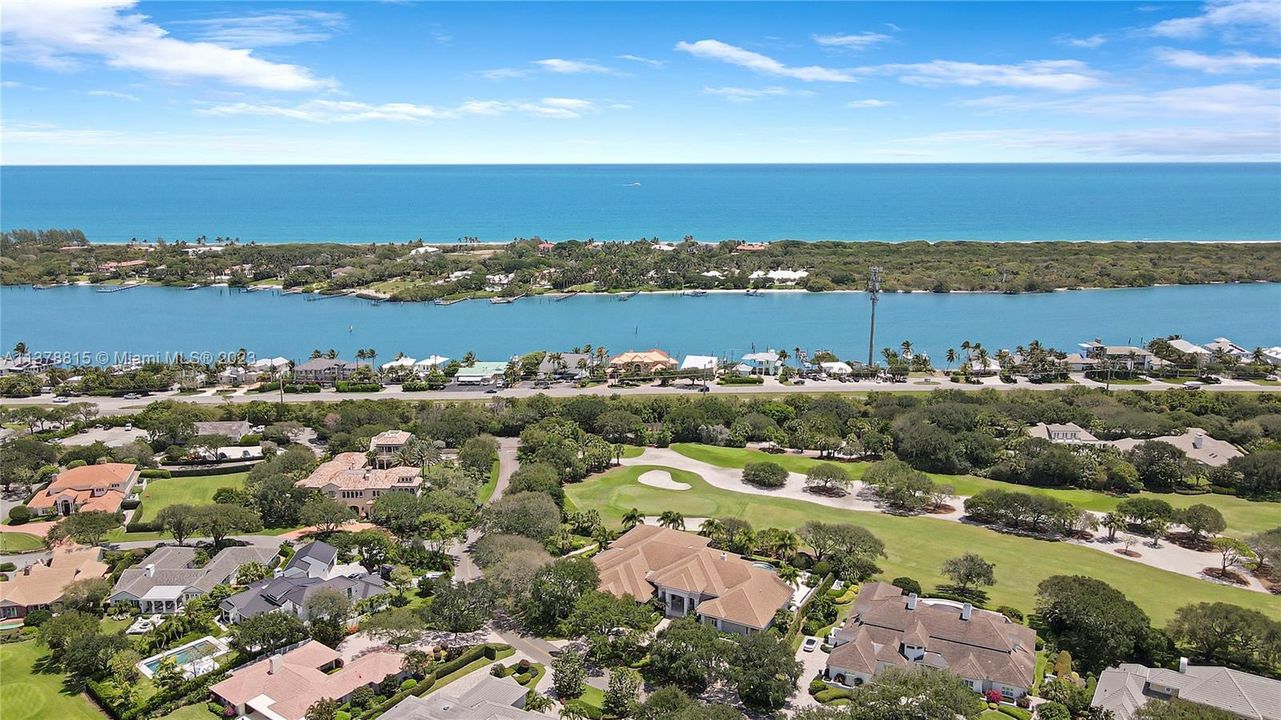 Recently Sold: $5,925,000 (4 beds, 6 baths, 7425 Square Feet)