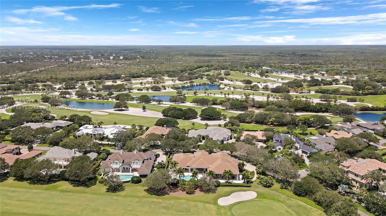 Recently Sold: $5,925,000 (4 beds, 6 baths, 7425 Square Feet)